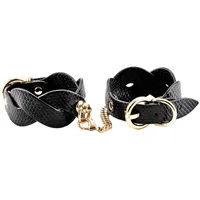 Regulowane kajdanki na nadgarstki